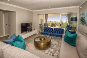 Pied a Terre - Sea Views, Pool, Covered Patio & Braai